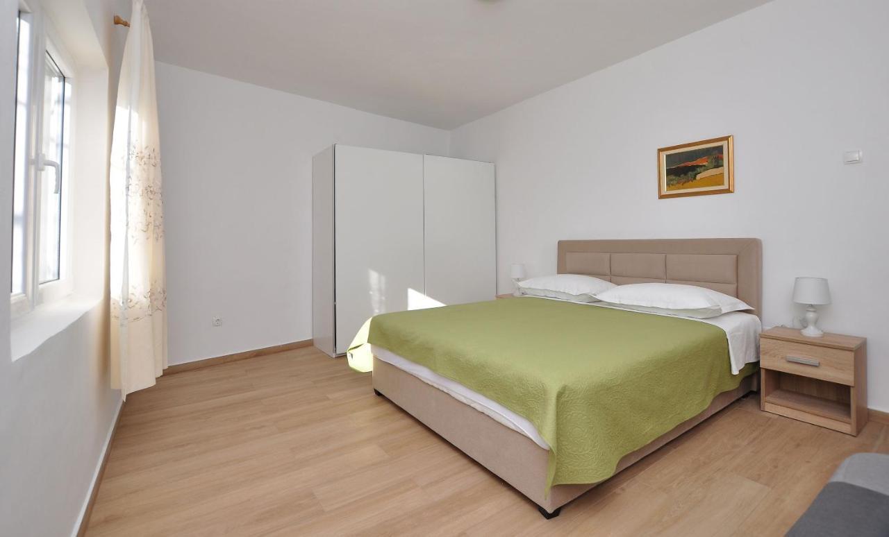 Apartments Jasna โอมิช ภายนอก รูปภาพ