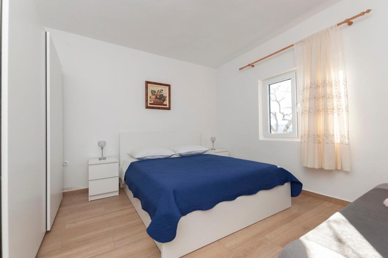 Apartments Jasna โอมิช ภายนอก รูปภาพ